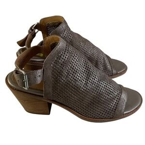 Sofft SF0015090 Metallic Bronze Perforated Leather Block‎ Heel Slingback 9.5M